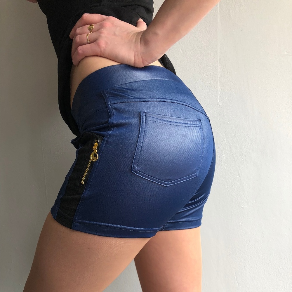 🎉SALE🎉 NWOT Navy Blue Shorts - Picture 3 of 5